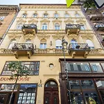 Kiraly 33 - Hidden Gem - Best Location By Bqa