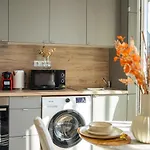 Modern Downtown Studio With A Sunny Terrace