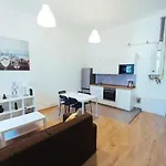 Akacfa Residence - Spacious Apt City Centre