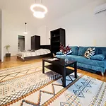 Hero\'S Square Apartment