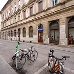 D24 - Historic Quarter Design Loft - Best Location By Bqa