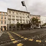 The Center Vintage & Hancrafted