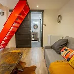 Hot Tube Apartment In The Heart Of Budapest, Kazinczy Street