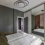 Synagogue Central Kira Apartment