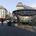 Palace District, Leisurely Nest In Crowded Dwntwn