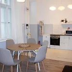 Klau33 Apartment In Party District