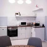 Klau33 Apartment In Party District