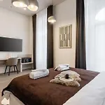 Oasis Luxe Boutique Suites By Bqa