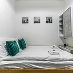 Chill & Stay In The Heart Of Budapest-With Ac