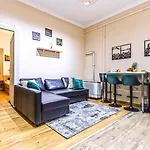 Chill & Stay In The Heart Of Budapest-With Ac
