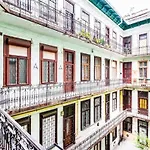 Akacfa Chic Retreat Downtown