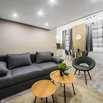Sweet & Cozy Home At Center
