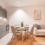 Leda Private Apartment