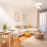 Leda Private Apartment
