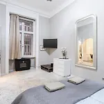 Sea Holly Apartment - With Perfect Location 2 Separate Bdrms