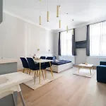 Chilling In The City Apartments