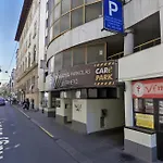 Freeparking - Great Synagogue Apartment, 2 Bedroom, 5 People ,Wifi, Ac