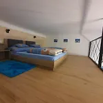 Blue Apple Apartment