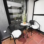 Luxe Central Studio With Pool, Parking & Ac