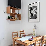 Dora Apartment Near Buda Castle With Parking!