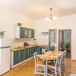 Riverside Balcony Apartment With View To Danube
