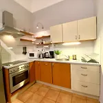 Free Parking + 4Bdr + 3Baths! + 5* Location