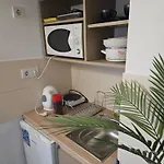 Cute Little Flat Near Kazinczy Downtown