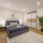 Deluxe & Grand Z15 Residence In A Prime Location