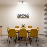 Deluxe & Grand Z15 Residence In A Prime Location