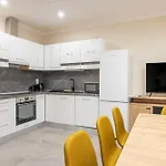 Deluxe & Grand Z15 Residence In A Prime Location