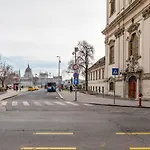 Parliament Peak Retreat