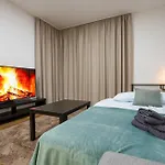 Waterfront City Azure Loft With Free Parking