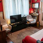 Lonyay Street Apartment