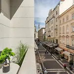 Basilica View Prime Apartment With Free Parking