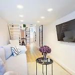 Central - Modern - Superb Style