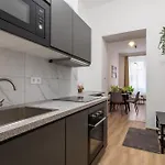 Kiraly Apartment