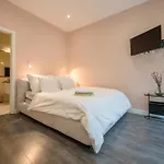 Luxury 5 Bedroom 5 Bathroom Penthouse By The Opera
