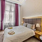 Count Zrinyi Basilica Luxurious Residence