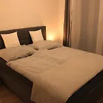 Quiet Flat Near Downtown, With Free Garage