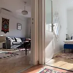 Buda\'S Crib Apartment