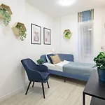 Centrally Located Room For Solo Traveller