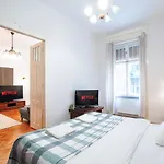 Szasz Buda Vila Apartment next to Buda Castle district