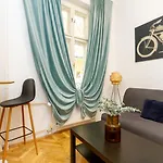Kolibri Central Apartment