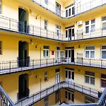 Kolibri Central Apartment