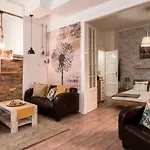 Vintage Style Flat In The Heart Of Buda