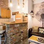 Vintage Style Flat In The Heart Of Buda