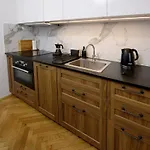 Orangehomes Pannonia Vintage 3 Bedroom Apartment