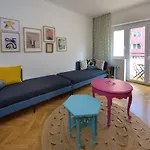 Orangehomes Pannonia Vintage 3 Bedroom Apartment