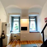 Mooki Rumbach Budapest Apartment