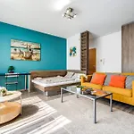 Weiner Apartment With Balcony